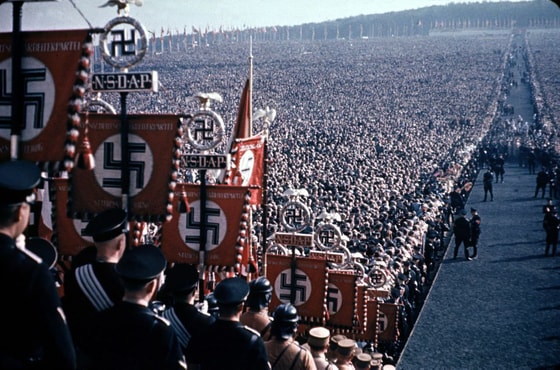 Gitlerning siyosiy g'oyalarini qo'llab-quvvatlash sharafiga o'tkazilgan miting. 1937-yil