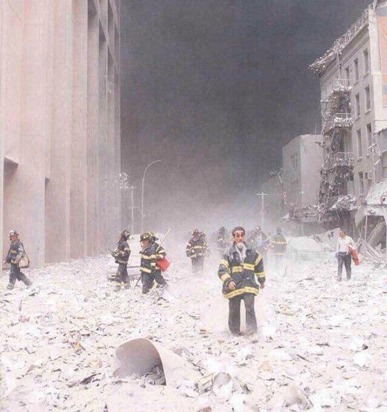 Nyu-York, yuz bergan eng yirik teraktdan so'ng 2001-yil 9-noyabr