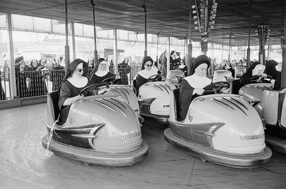 Chikago yarmarkasiga safar uyuhtirgan rohibalar. Illinoys, 1962-yil