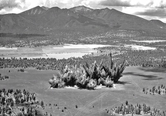 Astronavtlarni Oyga uchishdan oldin tayyorlash uchun 354 ta "oy" kraterlarini yaratish. AQSh, Arizona, 1960-yil