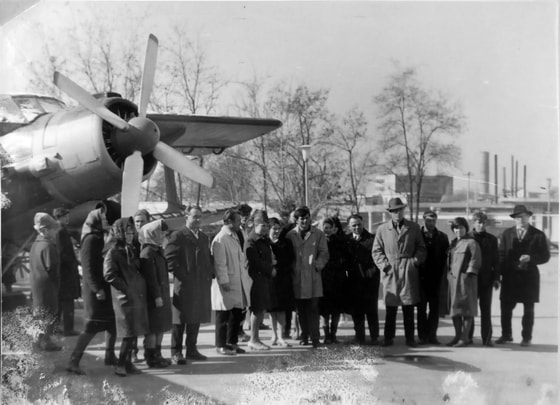 Toshkentda&nbsp; ekskursiya uyushtirgan moskvaliklar jamoasi. 1967-yil