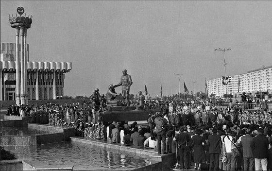 Памятник семье кузнеца Шоахмада Шамахмудова, 1980 г.