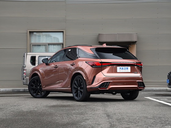 Фото: Lexus