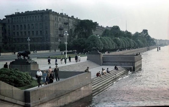 G'arb sayyohlarining SSSRga uyushtirgan birinchi ommaviy sayohati. 1955-yil