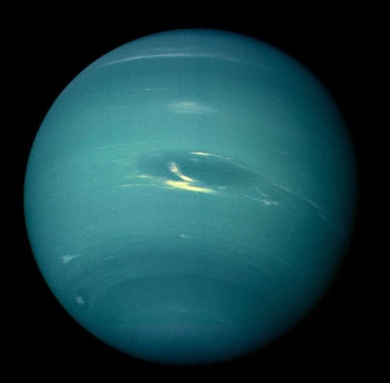 "Voyager 2" kosmik kemasidan olingan Neptun sayyorasining fotosurati. 1989-yil