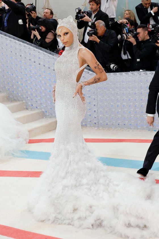 Фото: Doja Cat в платье Oscar de la Renta