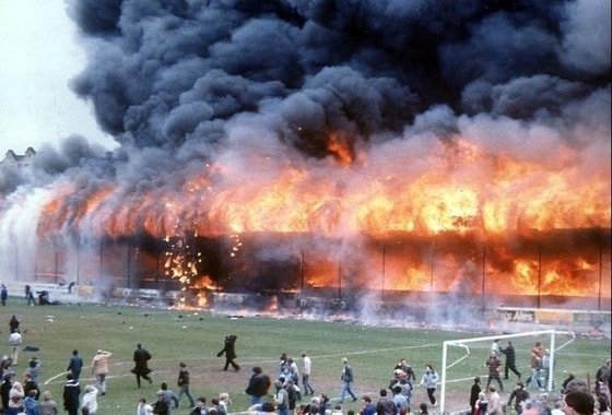 Angliyadagi "Bredford" futbol klubida o'chirilmagan sigaret sababli sodir bo'lgan yong'in. 1985-yil