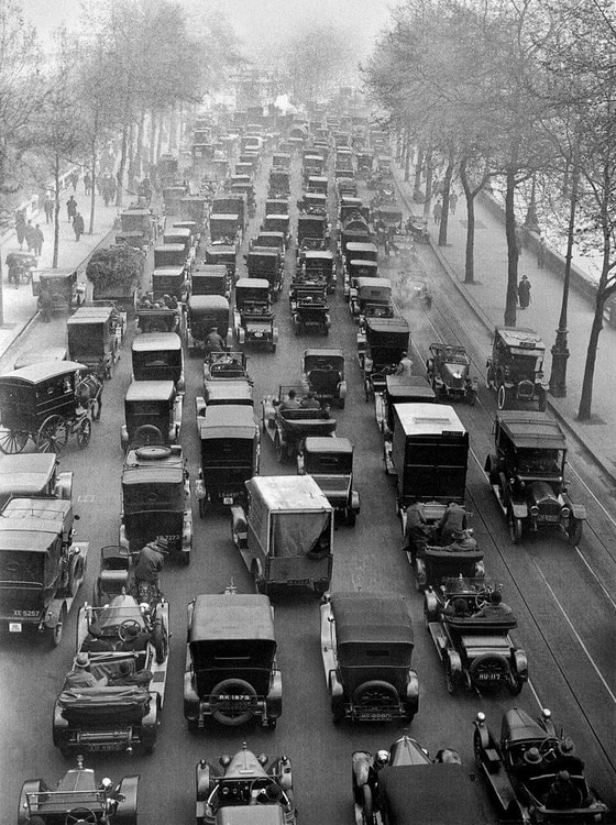 &nbsp;London ko'chalaridagi tirbandlik. 1926-yil