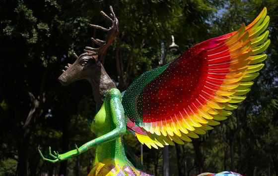 Mexiko shahrida o'tgan "Alebriye" fantastik mavjudotlar paradiFoto: TASS