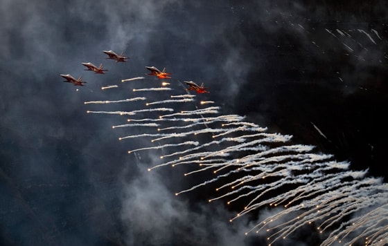 Shvetsariya havo kuchlarining Alp tog'laridagi aviashousi&nbsp;Foto: EPA