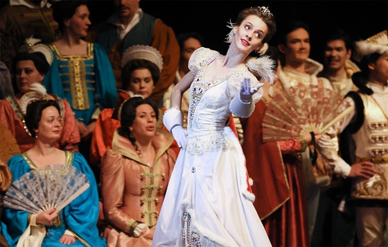 Mariinskiy teatrining Primorskiy sahnasida "Shoh uchun hayot" operasi&nbsp; Foto: Yuriy Smityuk/TASS&nbsp;