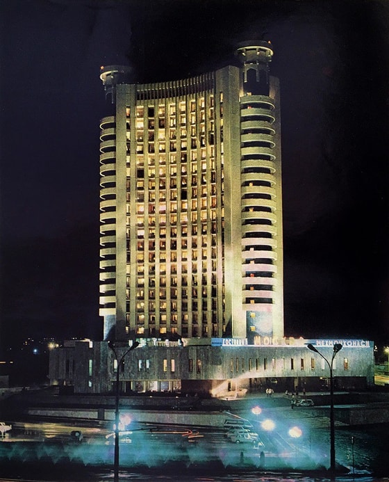 Toshkentdagi "Moskva" mehmonxonasi. 1983-yil