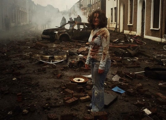 Shimoliy Irlandiyadagi karnaval oldidan sodir etilgan Omag hujumi. Hujum oqibatida 29 koshi halok bo'lgan, 220 dan ortiq kishi jarohatlangan. 1998-yil