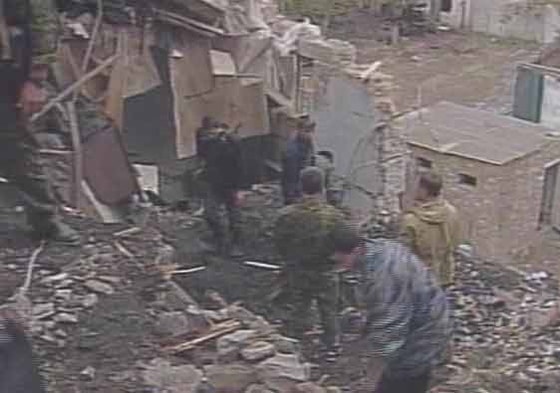 Grozniydagi hukumat uyida uyushtirilgan portlash oqibatlari. 2002-yil 27-dekabr