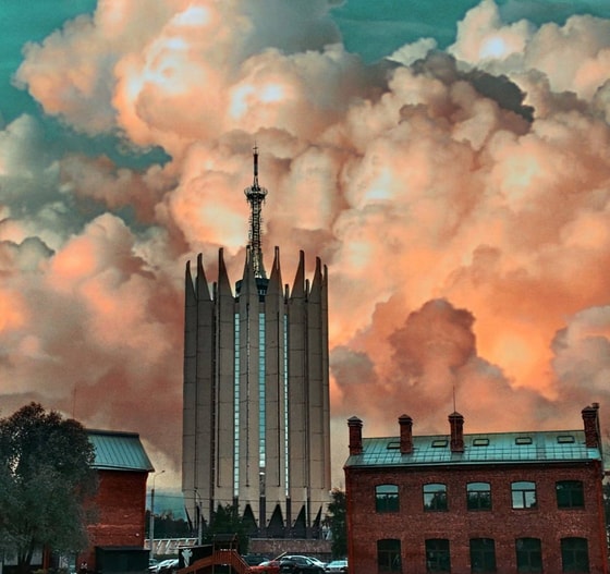 Sankt-Peterburgda joylashgan Robotexnika va texnik kibernetika markaziy ilmiy-tadqiqot-konstruktorlik instituti. U 1986-yilda barpo etilgan bo'lib, binoning balandligi 105 metrni tashkil qiladi va unda 77 metrli antenna mavjud.