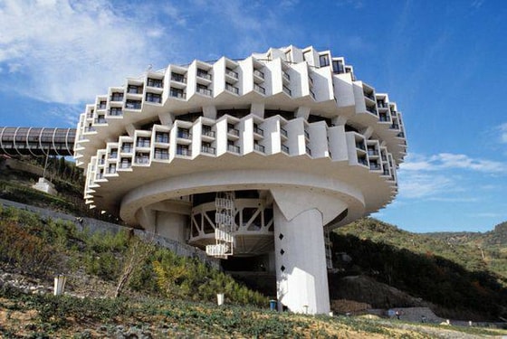 Yaltadagi "Do'stlik" sanatoriyasi. 1985-yil