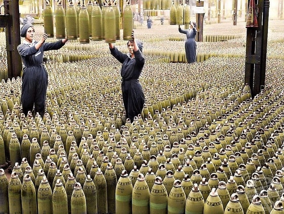 Gaubitsalar uchun snaryadlar ishlab chiqarish jarayonlari. Buyuk Britaniya, 1917-yil