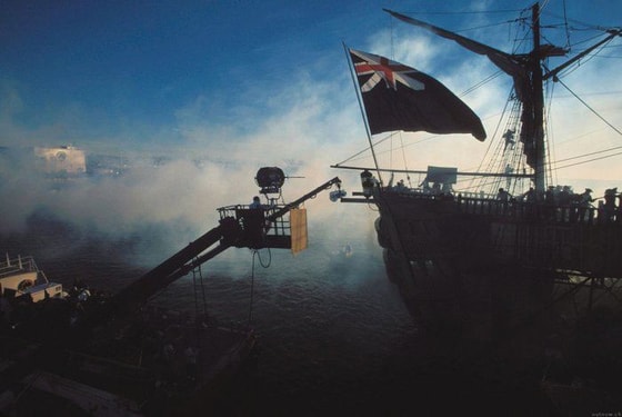 "Karib dengizi qaroqchilari" filmining to'plami orasiga kiruvchi "Qora marvaridning la'nati" qismini suratga olish jarayonlari. 2003-yil