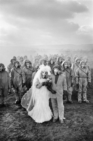 "Post-apokaliptik to'y". Talabalar tomonidan atrof-muhitning ifloslanishiga qarshi uyushtirilgan norozilik namoyishlari. SSSR, 1989-yil