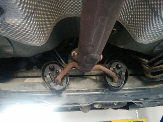 Резинка (подушка) глушителя Chevrolet CobaltФото: Drive2.ru