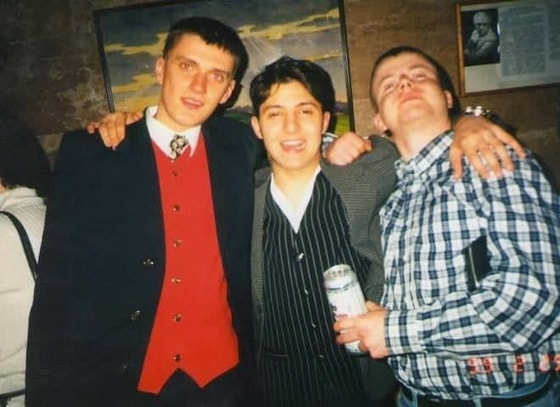 Ukrainaning amaldagi prezidenti Vladimir Zelenskiyning yoshlik vaqtlari. Taxminan 1999-yil