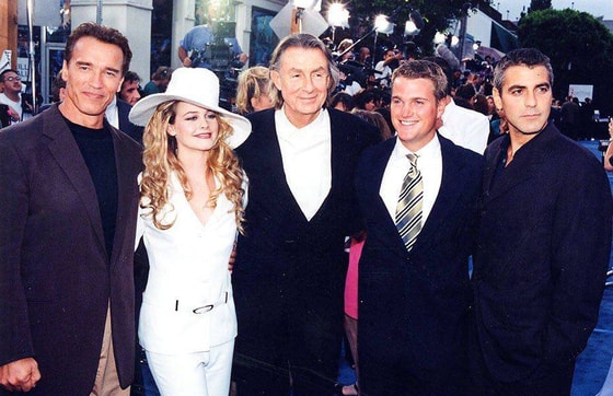 Arnold Shvartsenegger, Alisiya Silverstoun, Joel Shumaxer, Kris O'Donnell va Jorj Kluni "Batman va Robin" premyerasida, 1997-yil