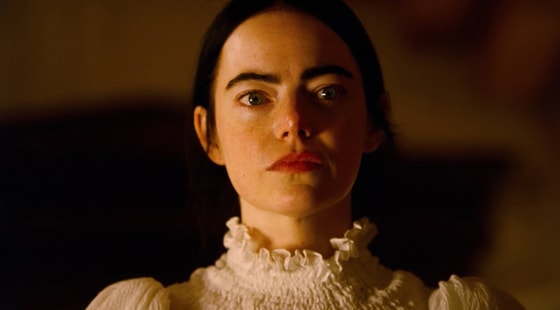 Эмма Стоун в фильме «Бедные-несчастные»