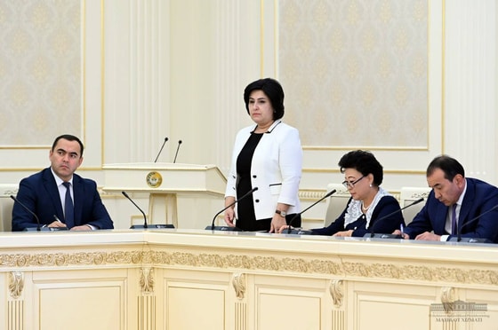 На фото по центру Садокат Сиддикова / Пресс-служба президента