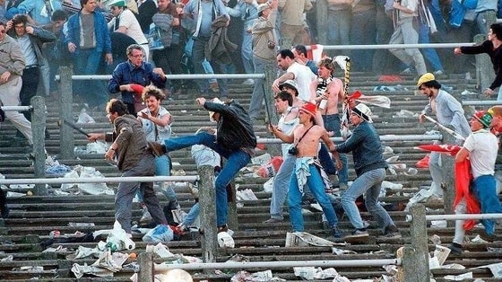 1985-yil Bryusselda "Liverpul" va "Yuventus" o'rtasida o'tkazilgan Chempionlar kubogi finalidan so'ng sodir bo'lgan noroziliklar. Ushbu o'yindan so'ng yuz bergan noroziliklar 39 muxlisning o'limi bilan yakunlangan