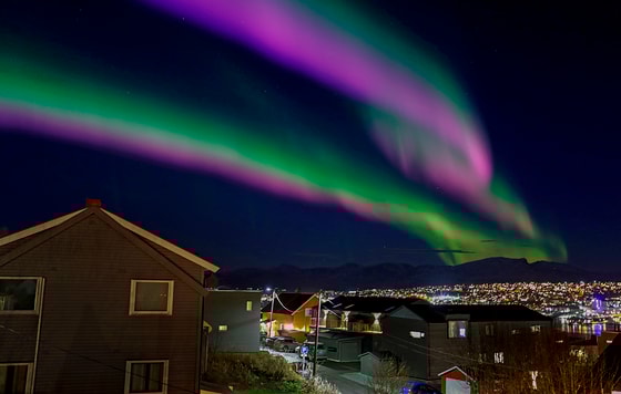 Norvegiya Tromso shahridagi shimol yog'dusi&nbsp; Foto: EPA/Vostok-foto&nbsp;