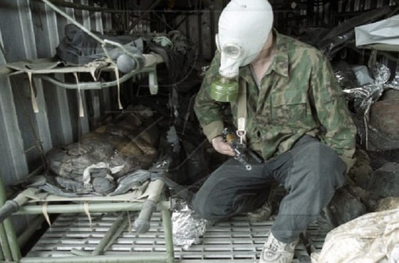 Birinchi chechen urushi vaqtida halok bo'lgan odamlarning jasadlari saqlanadigan muzlatgichlar. 2000-yil