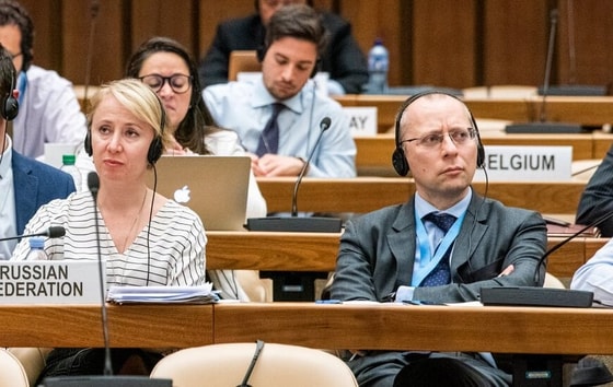 На фото справа Борис Бондарев / Panos Pictures