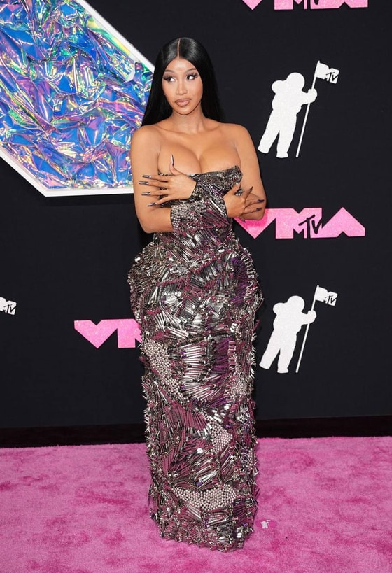 Карди Би в&nbsp;Dilara Findikoglu