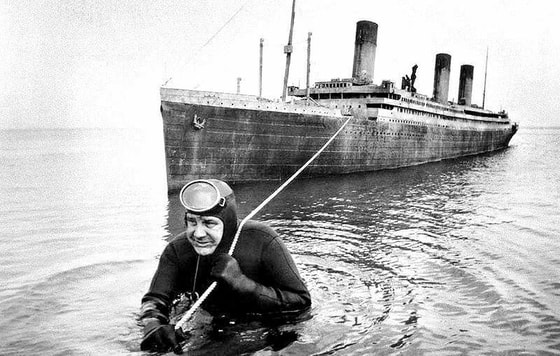 Film suratga olish jarayonida "Titanik" kemasining 17 m o'lchamdagi modelini suv tagidadan tortib chiqayotgani tasvirlangan professional g'avvos. 1980-yil