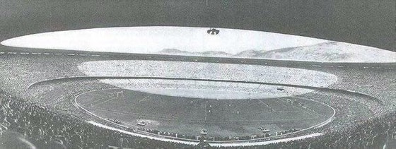 1950-yilda o'tkazilgan Urugvay va Braziliya terma jamolari o'rtasidagi o'yin. Bu o'yin eng ko'p tomoshabinlar ishtiroki bilan Ginnes rekordlari kitobiga kiritilgan. O'yinni tomosha qilish uchun jami 199 854 kishi to'plangan