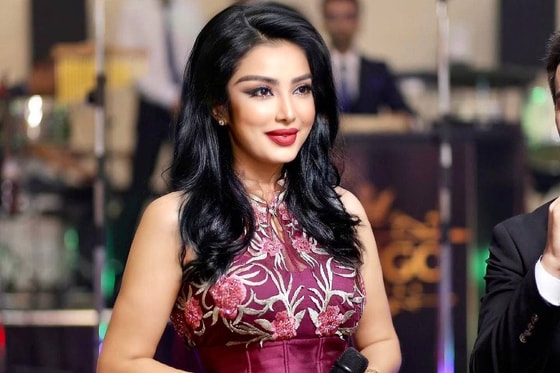 Фото: Instagram/sitorafarmonovaofficial