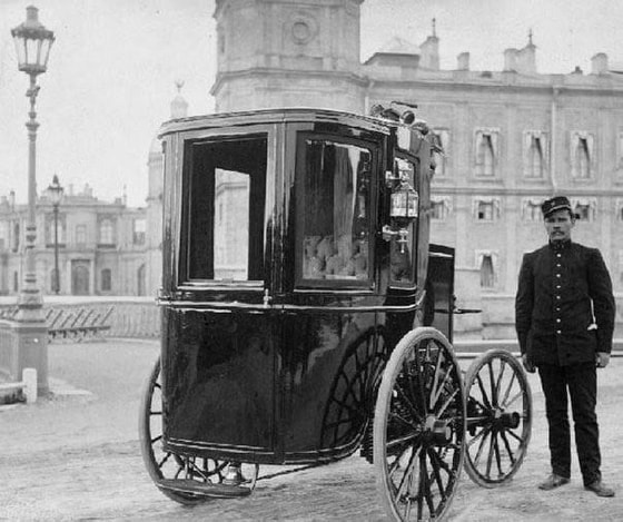 Rossiyadagi ikkita yo'lovchini tashish uchun mo'ljallangan birinchi elektromobil. 1899-yil