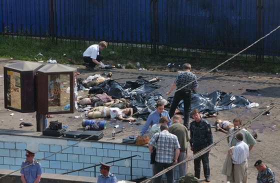 Moskva yaqinidagi Tushino aerodromida "Qanotlar" rok-festivali vaqtida terrorchilar tomonidan portlash sodir etilgan. Oqibatda 20 kishi halok bo'lgan, 40 dan ortiq odam jarohatlangan. 2003-yil, 5-iyul