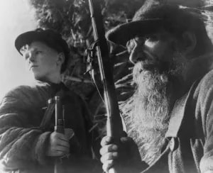 Два партизана, май 1943 года.