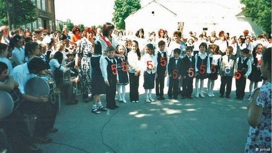 Rossiya Federatsiyada joylashagn Beslan shahrida sodir etilgan hujumlardan bir soat oldin. 2004-yil