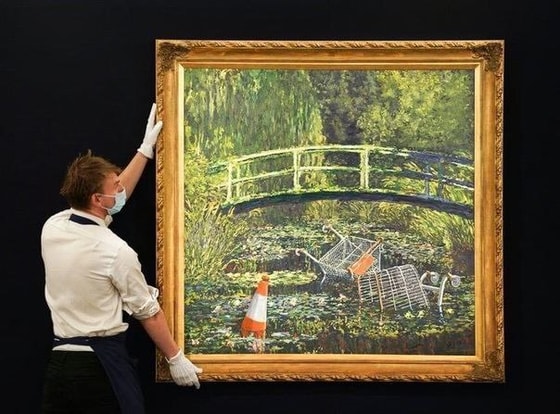 Benkning "Show Me Monet" asari, u 2005-yilning nodir san'at asari hisoblanib, mazkur surat 9 mln 814 ming 353 dollarga sotilgan