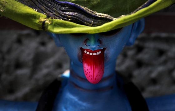 Hindistonning Kolkata shahridagi Divali festivaliga tayyorgarlikFoto: EPA