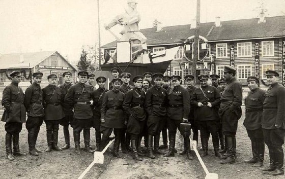 GULAG lagerlari rahbarlarining guruh surati. SSSR, 1934-yil 1-may