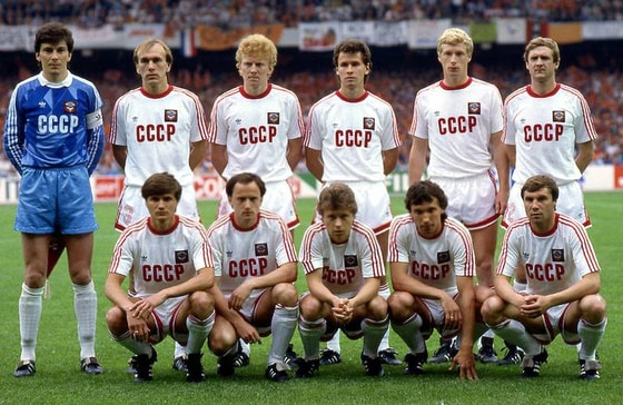 1988-yilda Seulda otkazilgan Olimpiada o'yinida chempion bo'lgan va oltin medallarni qo'lga kiritgan SSSR jamoasi.