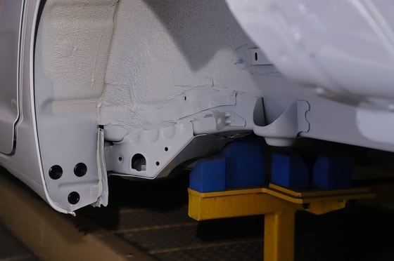 Резиновые заглушки в порогах автомобиляФото: UzAuto