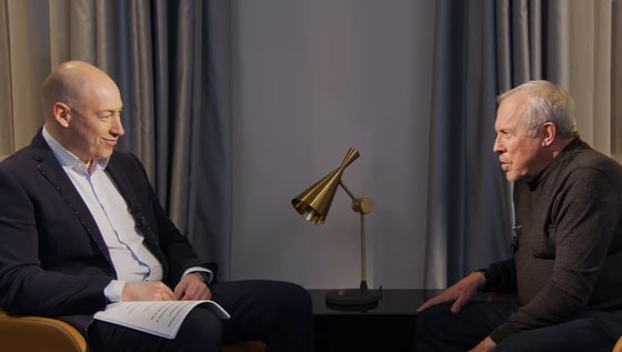 На фото Дмитрий Гордон и Андрей Макаревич / Кадр из видео