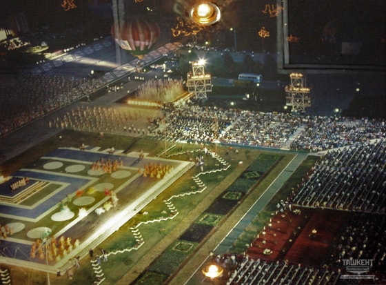 Toshkent, Mustaqillik maydoni, Mustaqillik bayrami. 1993-1995-yillar