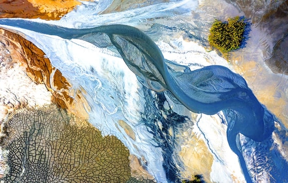 Xitoyning Xuangshi shahri yaqinidagi daryo o'zaniFoto: Getty Images