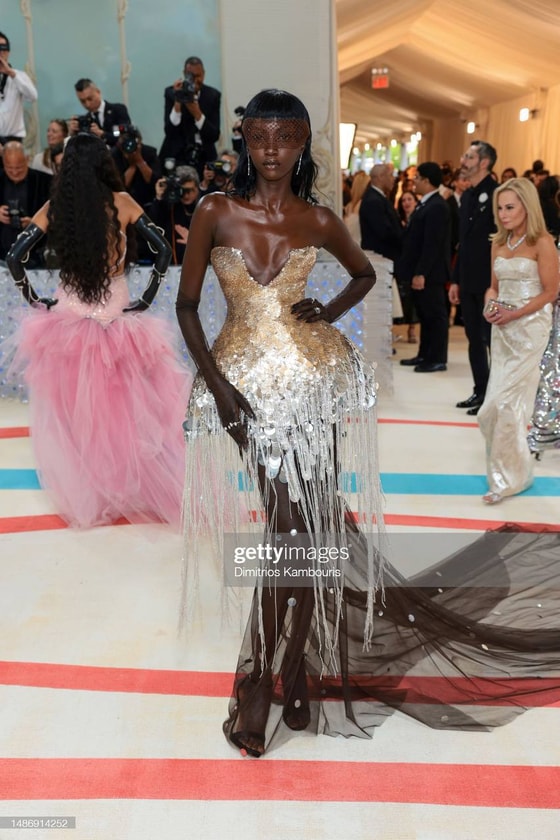 Фото: Анок Яи в платье&nbsp;Prabal Gurung