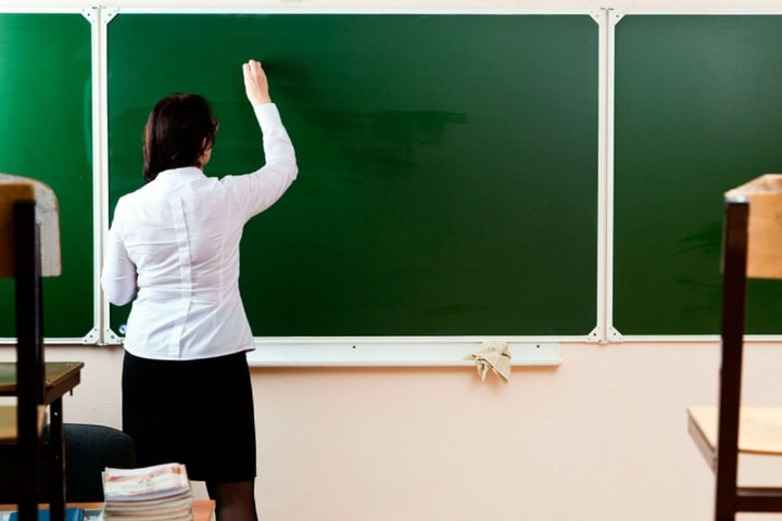 В Узбекистане для педагогов ввели 50% скидку на отдельные госуслуги